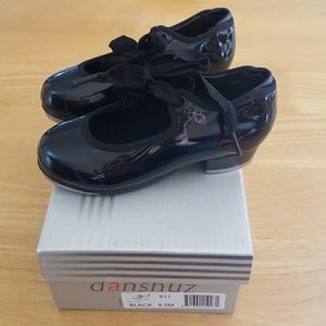 Danshuz tap shoes toddler size 8.5